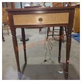 22.5"W ï¿½ 16.5"D ï¿½ 29"H Vintage Side Table
