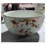 Halls superior floral kitchen bowl