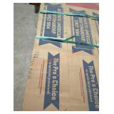8 boxes of Bruce flooring 176 sq ft 8 x bid