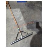 1 quickie 24" floor squeegee