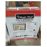 Magic Chef @.7 cu ft all refrigerator