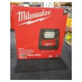 Milwaukee M18 Rover Dual Power Flood Light