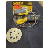 DeWalt Corded 5" Random Orbit Palm Sander