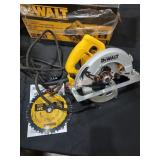 Dewalt 7 1/4" Lightweight Circular Saw