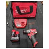 Milwaukee M12 1/2" Hammer Drill Driver Kit