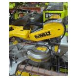 DeWalt Double-Bevel Sliding Compound Miter Saw