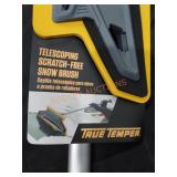 Telescoping scratch-free snow brush