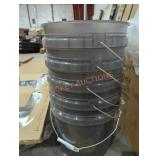 (5) Gray buckets