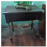 26"W � 19"D � 29"H Antique Side Table 26"W � 19"D � 29"H Antique Side Table