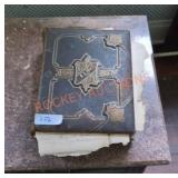 Vintage Large Bible (Well Used) Vintage Large Bible (Well Used)