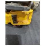 DeWalt 20V 30� Paper Collated Framing Nailer DeWalt 20V 30� Paper Collated Framing Nailer