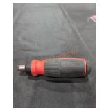 Milwaukee Multi-Bit Ratcheting Screwdriver Milwaukee Multi-Bit Ratcheting Screwdriver