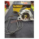 DeWalt 7-1/4" Lightweight Circular Saw DeWalt 7-1/4" Lightweight Circular Saw