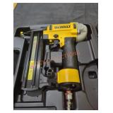 DeWalt Pneumatic 18GA Narrow Crown Stapler