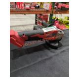 Milwaukee M18 4-1/2"/5" Grinder Milwaukee M18 4-1/2"/5" Grinder