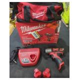 Milwaukee M12 1/4" Impact Driver Kit