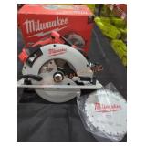 Milwaukee M18 7-1/4" Circular Saw Milwaukee M18 7-1/4" Circular Saw