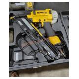 DeWalt 15 ga angled finish nailer DeWalt 15 ga angled finish nailer