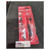 Milwaukee Side Sliding Utility Knife Milwaukee Side Sliding Utility Knife