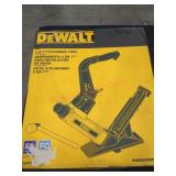 DeWALT 2-N-1 Flooring Tool