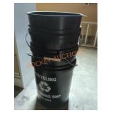3 Plastic Buckets