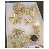 Gold Tone Brooch Lot