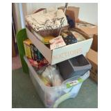 Toy & Decor Tote Lot