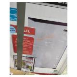 Magic Chef 4.5 CU FT Refrigerator