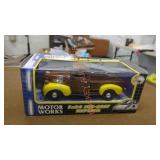 Vintage Motor Works 1:24 Die Cast Replica