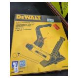 DeWalt 2- in- 1 Flooring Tool