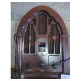 GE Cathedral Reproduction Radio