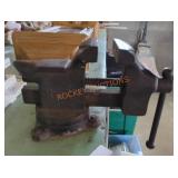 Bench Vise with Anvil