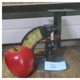Vintage Mini Postal Scale