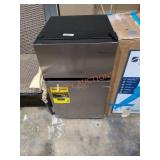 Vissani Mini Fridge/Freezer