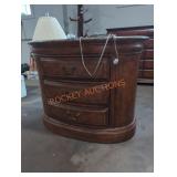43"Wï¿½26"Dï¿½34"H Marble Top Oval Accent Table