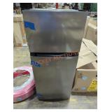 Vissani compact refrigerator with freezer