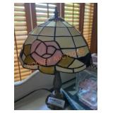 Tiffany Style Rose Table Lamp