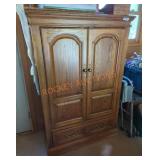 40"W ï¿½ 21"D ï¿½ 60"H Wood Wardrobe