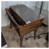18"W ï¿½ 28"D ï¿½ 24"H Side Table w Storage