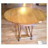34"W ï¿½ 24"D ï¿½ 24"H Oval Drop Leaf Table