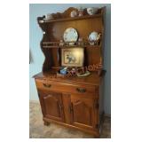 36"W ï¿½ 18"D ï¿½ 63"H Display Cabinet