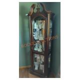 26"W ï¿½ 15"D ï¿½ 80"H Display Cabinet