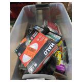 Box Lot of Assorted House Hold Items: Sold As Is Box Lot of Assorted House Hold Items: Sold As Is
