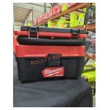 Milwaukee M18 2.5 gal wet/ dry Vacuum