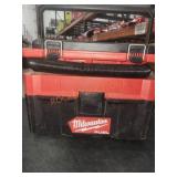 Milwaukee PACKOUT 2.5gal Wet/ Dry Vacuum