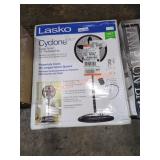 18" Pedestal Fan