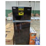 Magic Chef 7.3 cu ft refrigerator with freezer