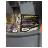 Brute 32 Gallon Wheeled Trash Can NO LID