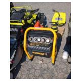 DeWalt 2.5gal Air Compressor