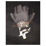 3 pairs of gloves